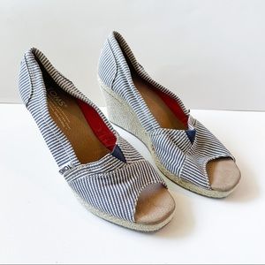 Toms Wedge Shoe Size 7.5M